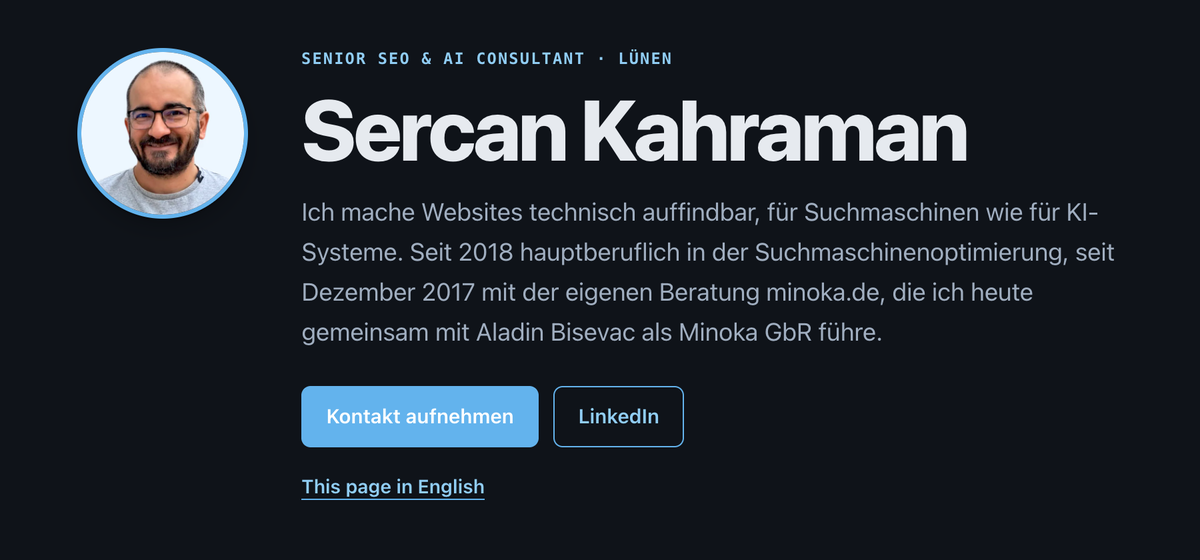 Kopfbereich von sercankahraman.com mit Porträt und Kurztext